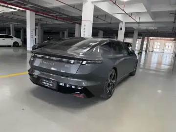 2024 Lynk & Co Z10 с пробегом 12 000 км