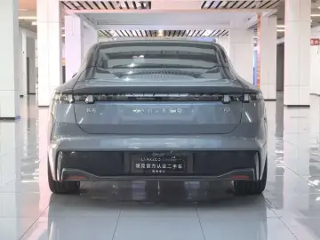 2024 Lynk & Co Z10 с пробегом 13 000 км