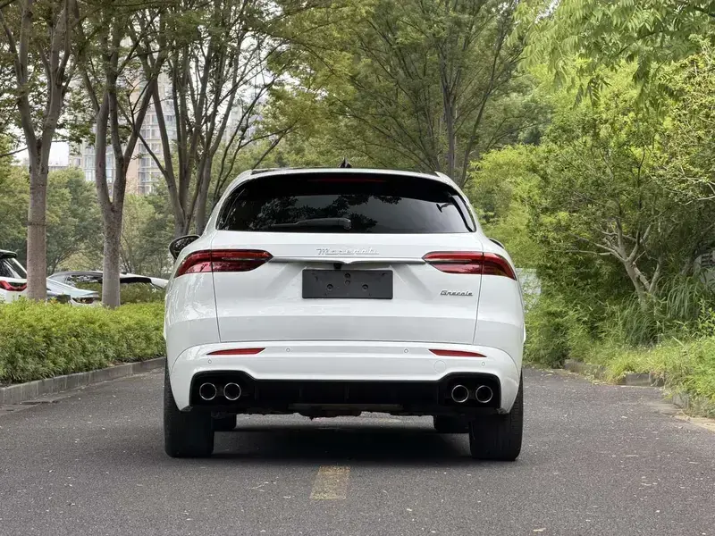 2023 Maserati Grecale с пробегом 11 000 км