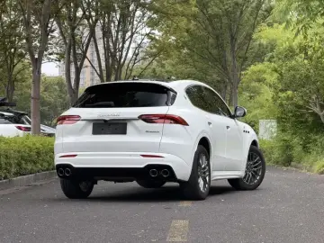 2023 Maserati Grecale с пробегом 11 000 км