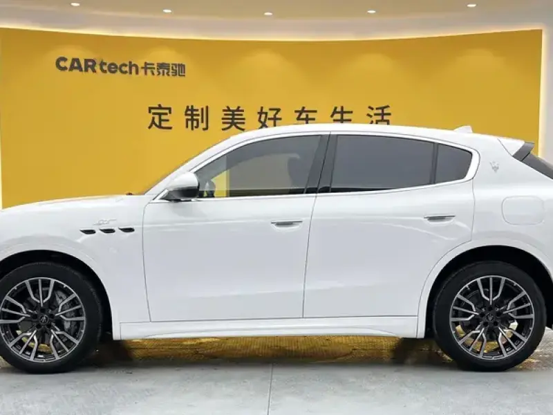 2023 Maserati Grecale с пробегом 12 000 км