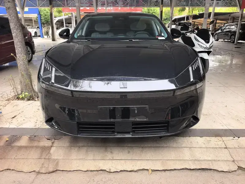 2024 Lynk & Co Z10 с пробегом 12 000 км