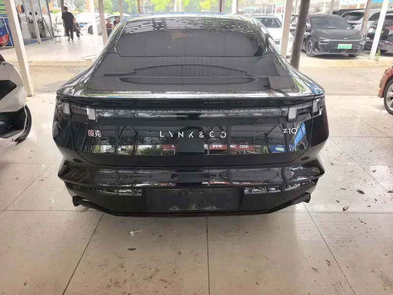 2024 Lynk & Co Z10 с пробегом 12 000 км