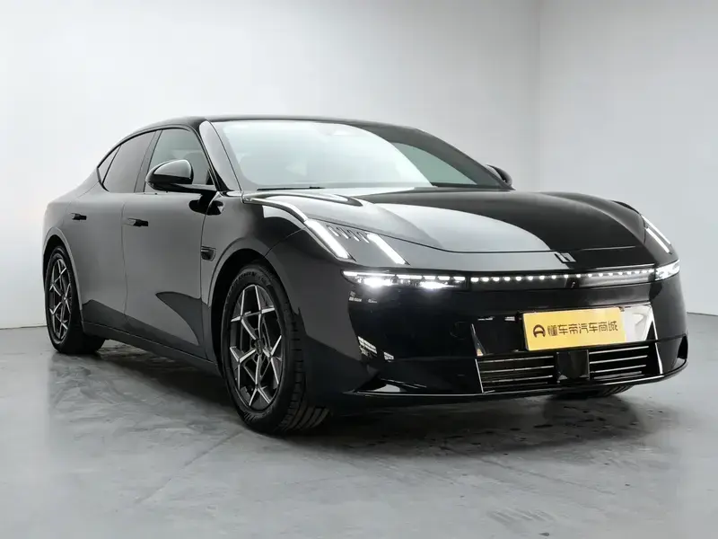 2024 Lynk & Co Z10 с пробегом 11 900 км