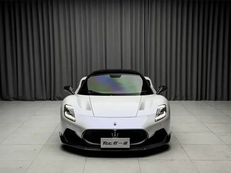 2021 Maserati MC20 с пробегом 37 000 км