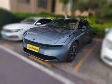 2024 Lynk & Co Z10 с пробегом 40 600 км