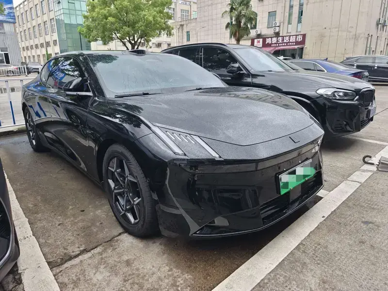 2024 Lynk & Co Z10 с пробегом 7 000 км