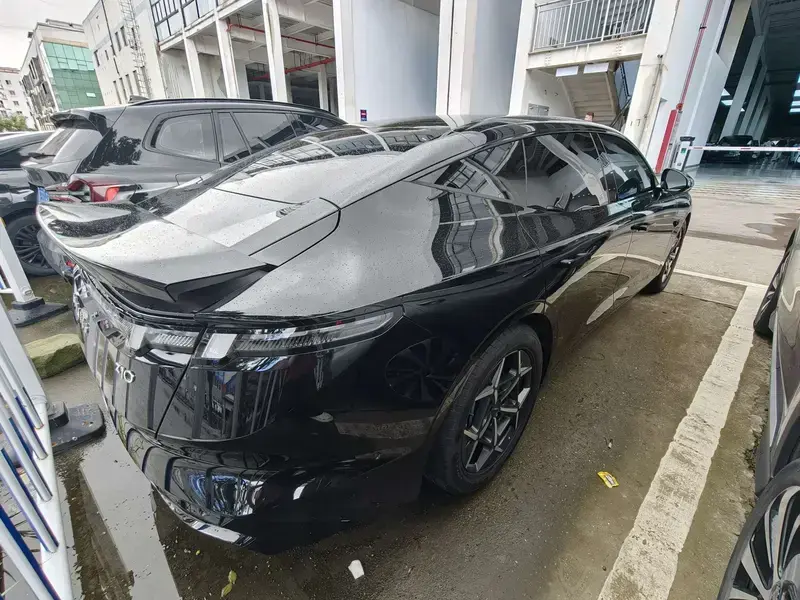 2024 Lynk & Co Z10 с пробегом 7 000 км