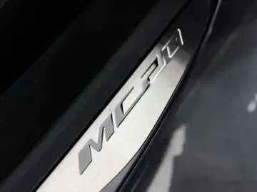 2021 Maserati MC20 с пробегом 8 000 км