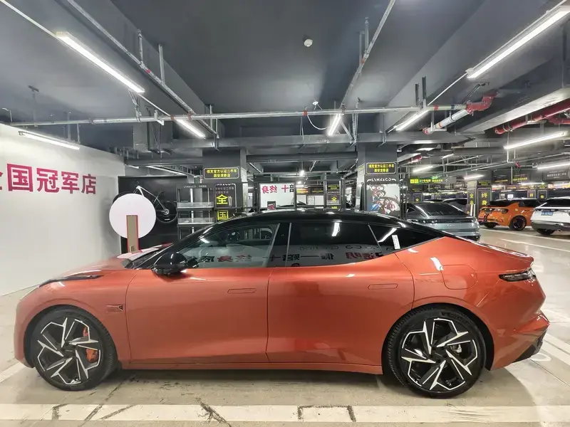 2024 Lynk & Co Z10 с пробегом 4 800 км