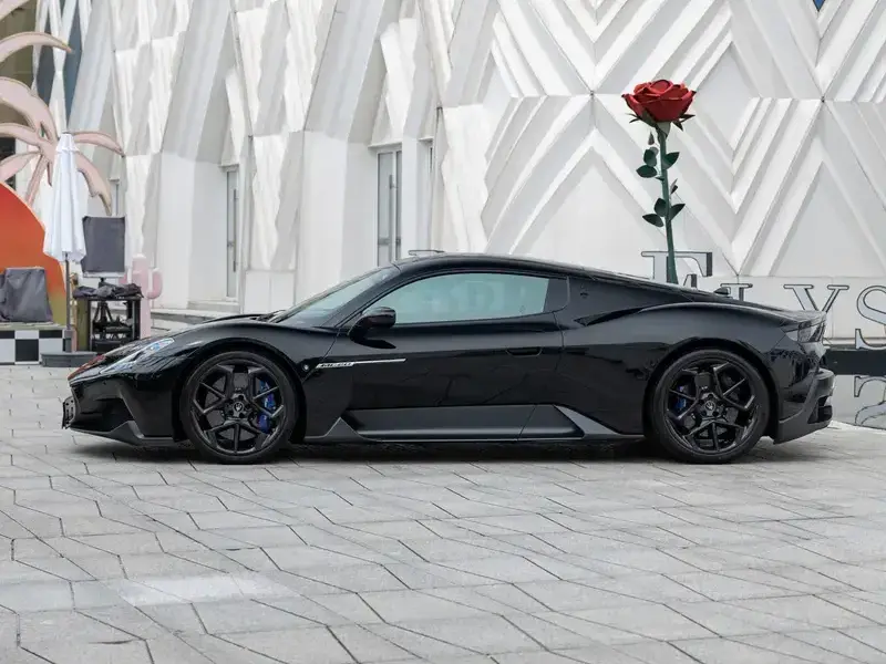 2021 Maserati MC20 с пробегом 13 000 км