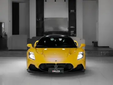 2021 Maserati MC20 с пробегом 12 000 км