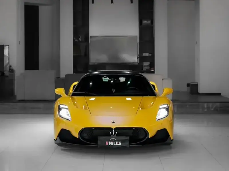 2021 Maserati MC20 с пробегом 12 000 км