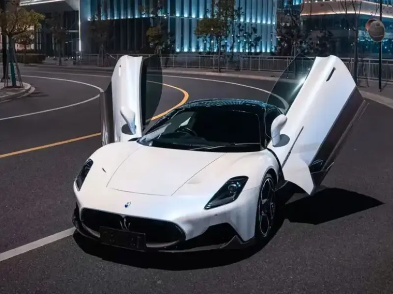 2021 Maserati MC20 с пробегом 11 800 км