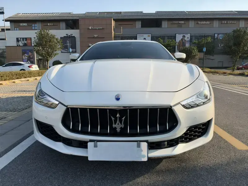 2021 Maserati Ghibli с пробегом 82 000 км