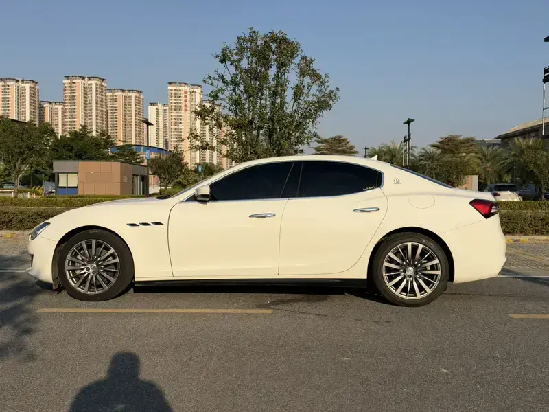 2021 Maserati Ghibli с пробегом 82 000 км