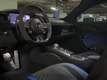 2021 Maserati MC20 с пробегом 11 800 км