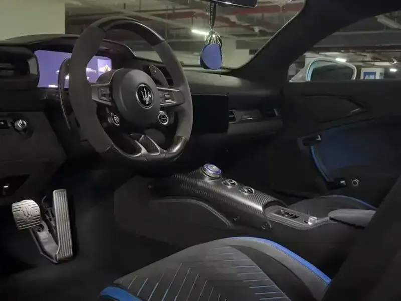 2021 Maserati MC20 с пробегом 11 800 км
