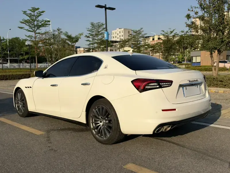 2021 Maserati Ghibli с пробегом 82 000 км
