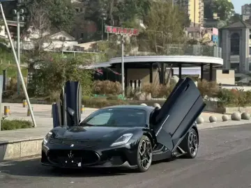 2021 Maserati MC20 с пробегом 13 000 км