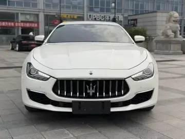 2022 Maserati Ghibli с пробегом 15 000 км