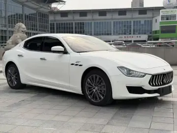 2022 Maserati Ghibli с пробегом 15 000 км
