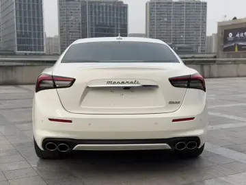 2022 Maserati Ghibli с пробегом 15 000 км