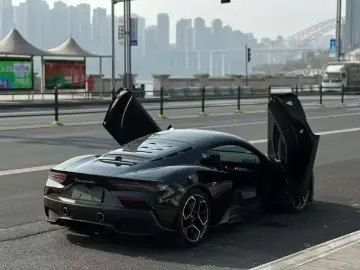 2021 Maserati MC20 с пробегом 13 000 км