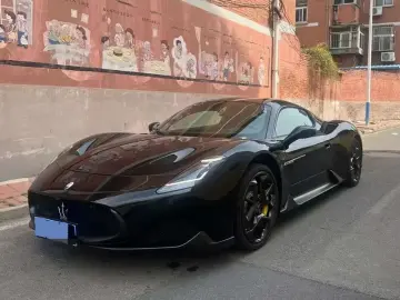 2021 Maserati MC20 с пробегом 2 300 км