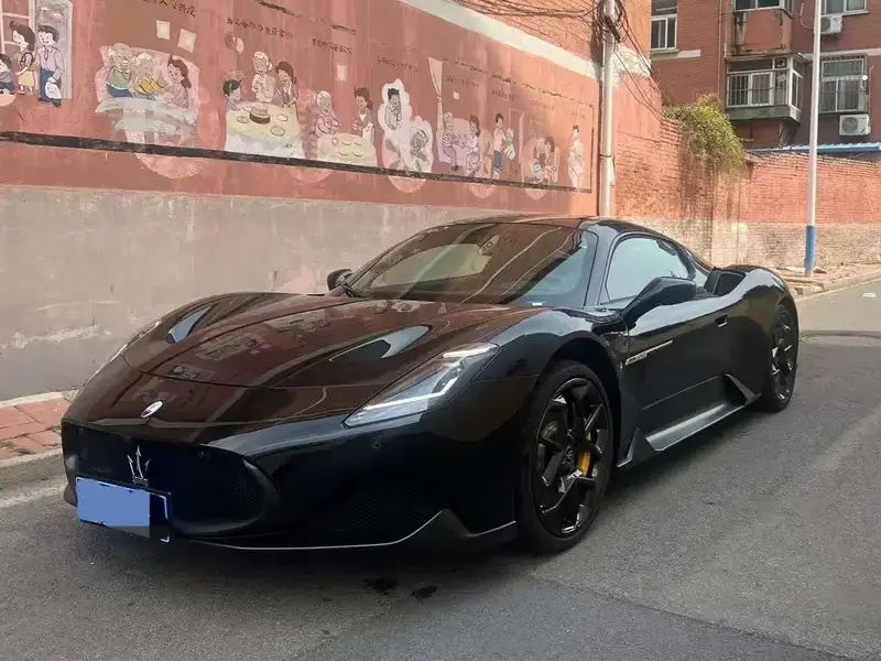 2021 Maserati MC20 с пробегом 2 300 км