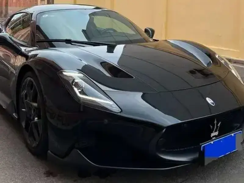 2021 Maserati MC20 с пробегом 2 300 км