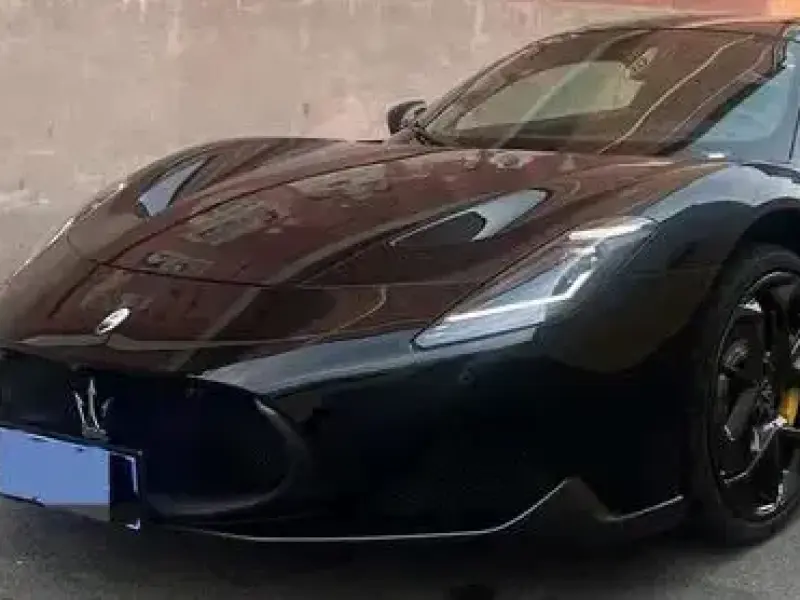 2021 Maserati MC20 с пробегом 2 300 км