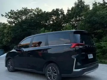 2022 Maxus EUNIQ 5 с пробегом 75 000 км