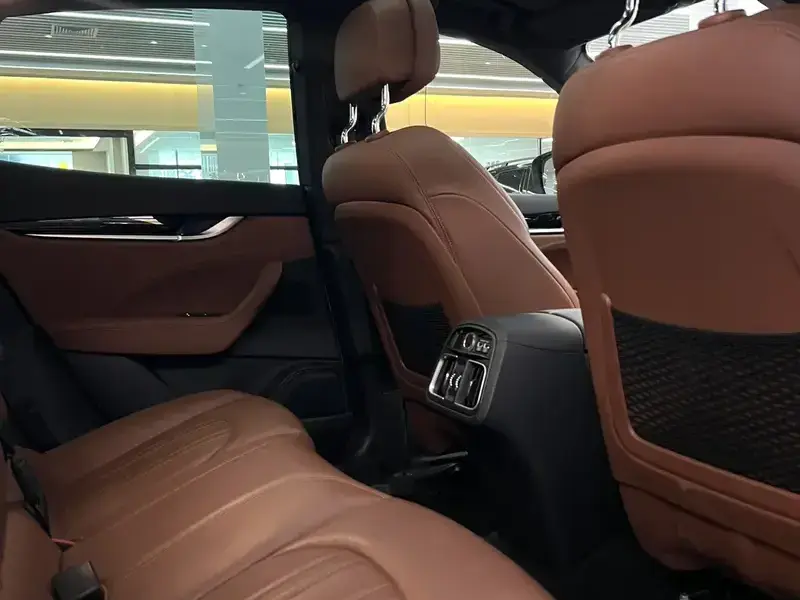 2022 Maserati Levante с пробегом 67 000 км