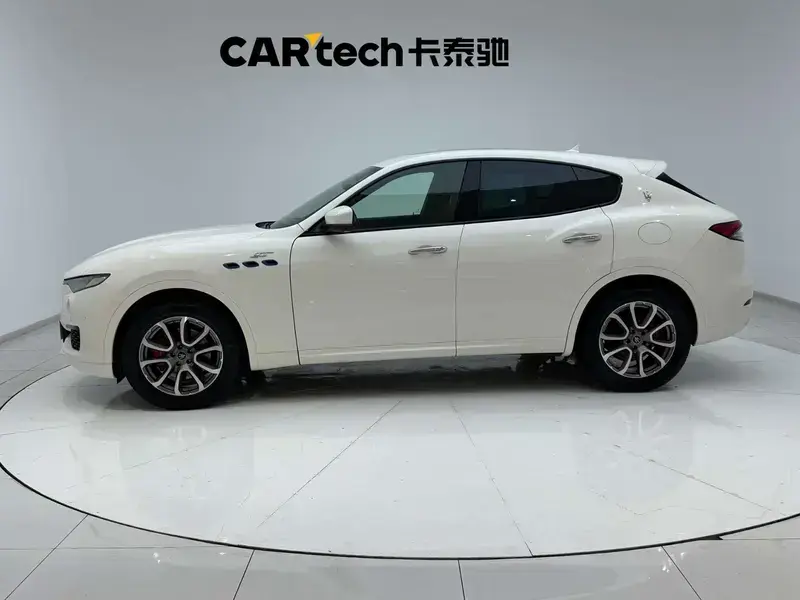 2022 Maserati Levante с пробегом 55 000 км