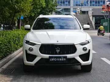 2022 Maserati Levante с пробегом 38 000 км