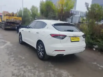 2022 Maserati Levante с пробегом 42 400 км