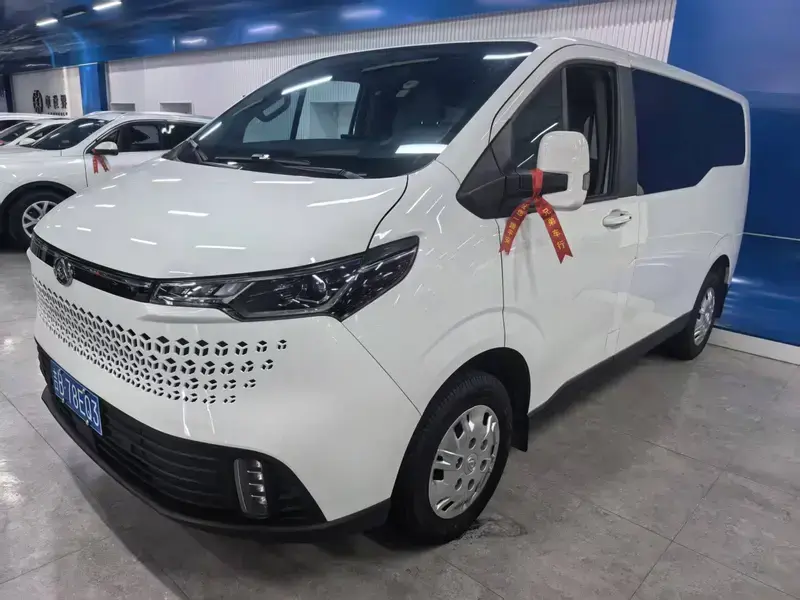 2023 Maxus V70 с пробегом 15 000 км