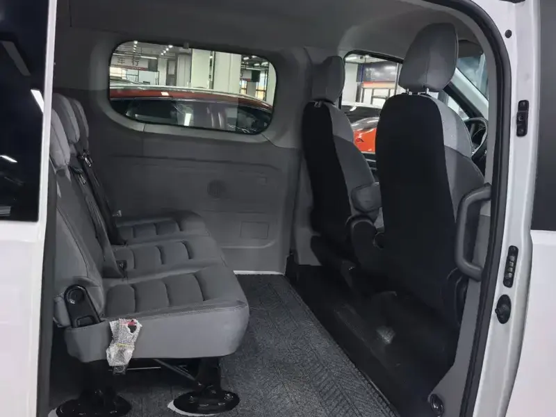 2023 Maxus V70 с пробегом 15 000 км