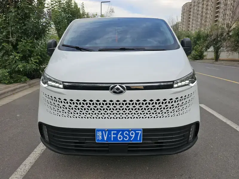 2023 Maxus V70 с пробегом 16 000 км
