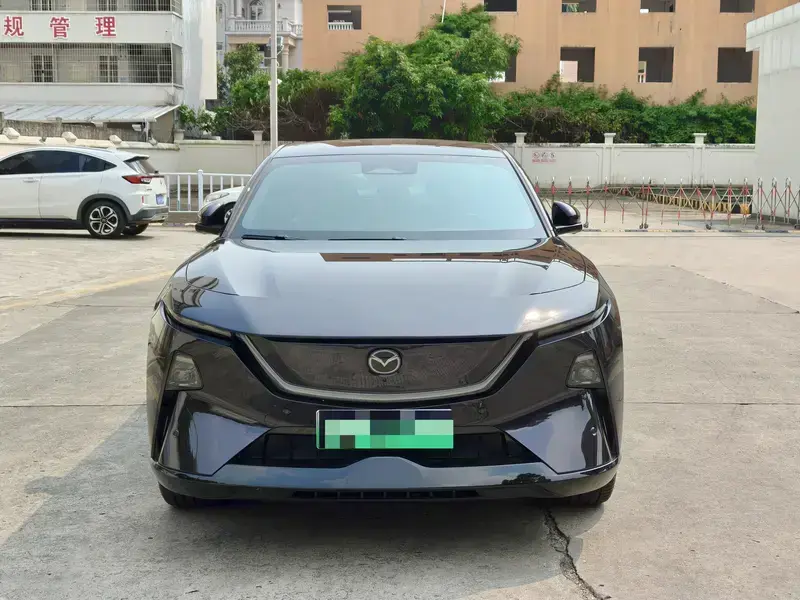 2025 Mazda EZ-60 с пробегом 17 000 км