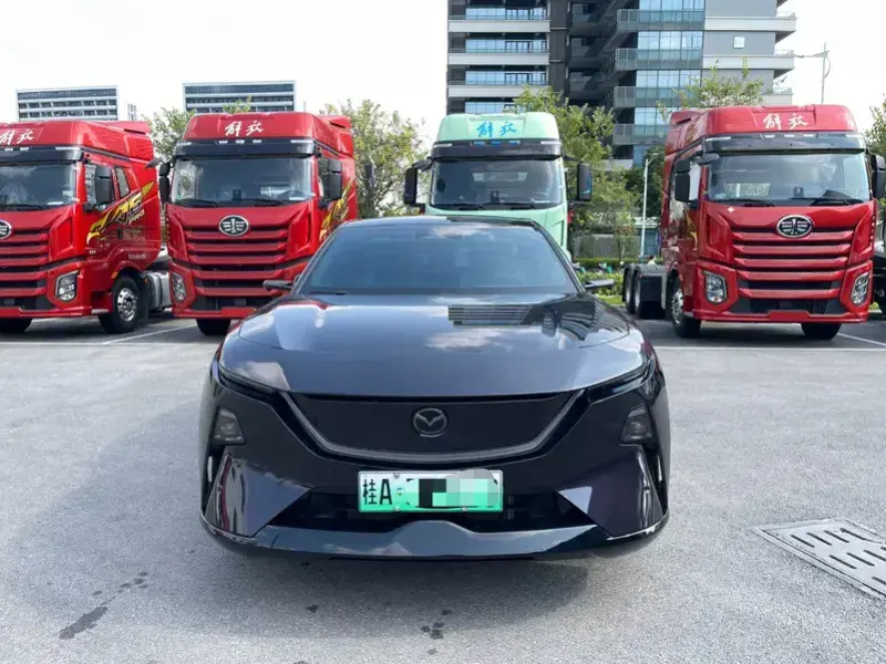 2025 Mazda EZ-60 с пробегом 3 800 км