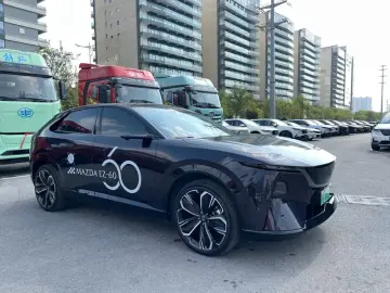 2025 Mazda EZ-60 с пробегом 3 800 км