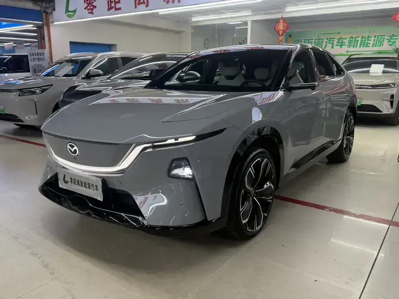 2025 Mazda EZ-60 с пробегом 20 000 км