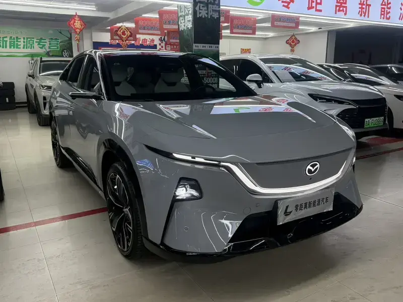 2025 Mazda EZ-60 с пробегом 20 000 км