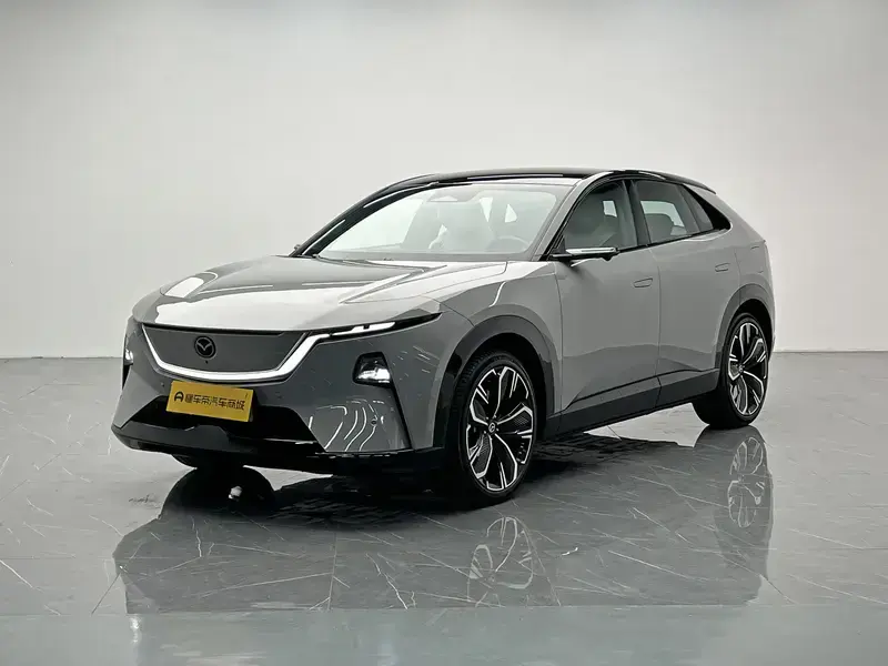2025 Mazda EZ-60 с пробегом 800 км