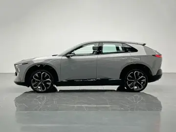 2025 Mazda EZ-60 с пробегом 800 км
