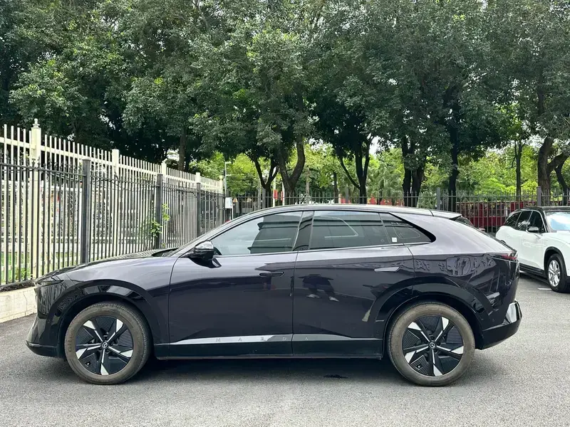 2025 Mazda EZ-60 с пробегом 7 000 км
