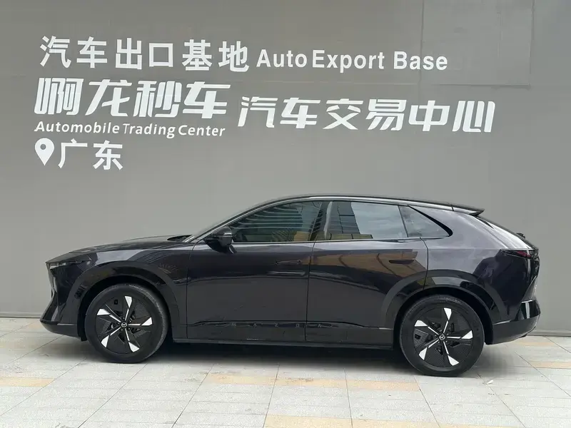 2025 Mazda EZ-60 с пробегом 45 000 км