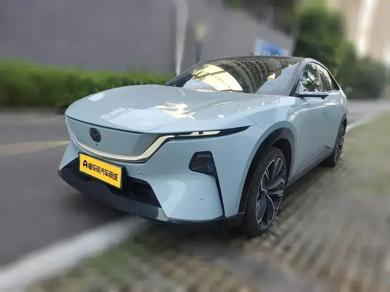2025 Mazda EZ-60 с пробегом 12 400 км